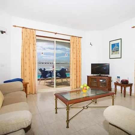Puerto Del Carmen Sleeps 8 Wifi Villa